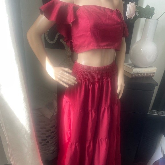 Two piece Red Smocked Tiered Maxi Skirt for Casual Wear size medium - Picture 3 of 9